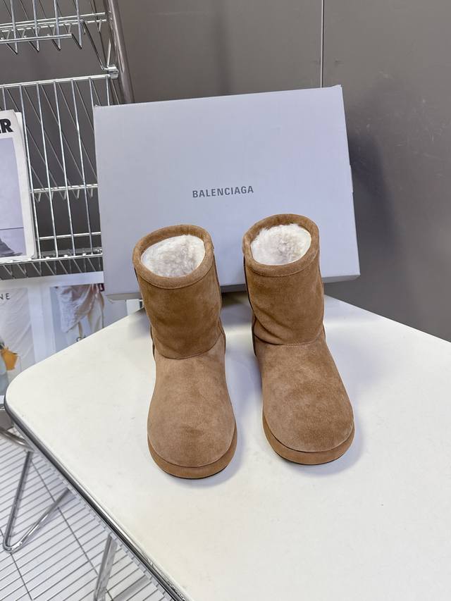 Balenciaga巴黎世家秋冬最新款滑雪系列 雪地靴 超多明星网红种草 细节完美复刻 设计师推出探索时尚界对于原创与挪用的概念、以全新系列致敬传承与经典，以标