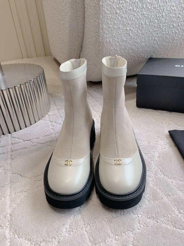 出厂价P Chane*新款厚底短靴 经典简约百搭款 鞋面原版牛皮 内里垫脚羊皮 意大利真皮大底 尺码35-39 40 41定做