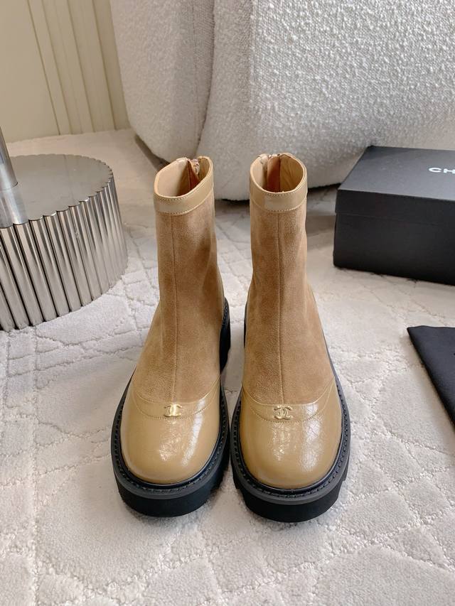 出厂价P Chane*新款厚底短靴 经典简约百搭款 鞋面原版牛皮 内里垫脚羊皮 意大利真皮大底 尺码35-39 40 41定做