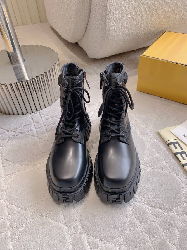 出厂价P 顶级版本 Fend* 新款男士厚短靴 原版购入1:1复刻 细节对版Zp 随意进出专柜 尺码39 44 38 45 46定做