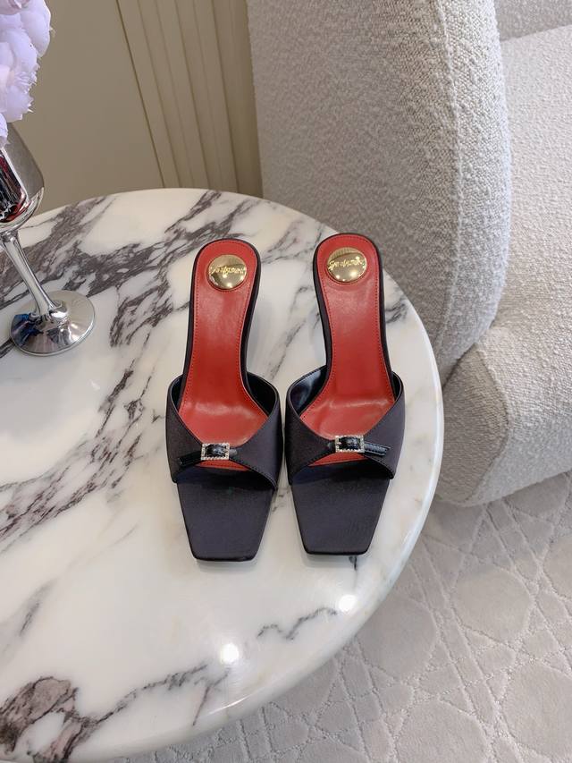 出厂价P Saint Lauren* Ysl 杨树林新款小方头高跟凉鞋 小姐姐的美丽尤物高跟鞋 优雅迷人性感 女人味十足 鞋面真丝 内里垫脚羊皮 意大利真皮大底