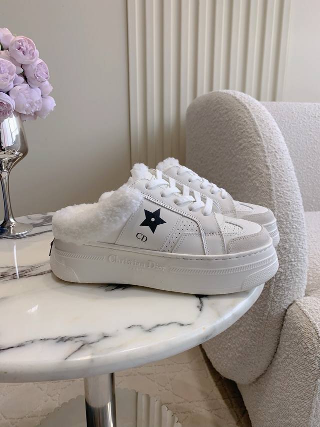 薄底 厚底 Dio* 新款羊毛保暖厚底半拖鞋 超级厚实保暖 柔软舒适 经典百搭款 鞋面牛皮 内里垫脚进口澳洲一体羊皮毛 原版开模大底 尺码35-39 40 41