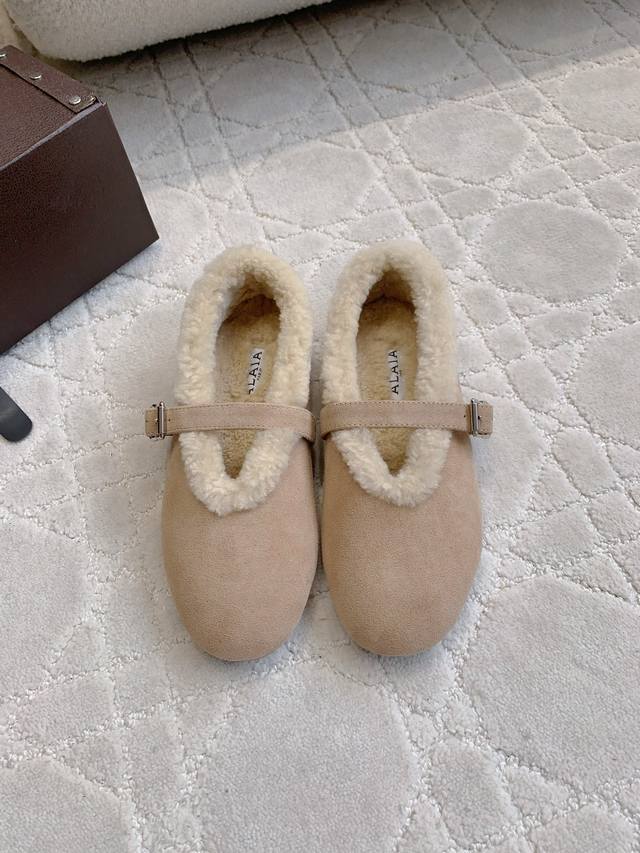 出厂价P Alai*秋冬新款毛毛平底鞋 乖巧可爱 实穿又保暖 鞋面羊反绒 内里垫脚进口一体羊毛 原版开模大底 尺码35-39 40定做