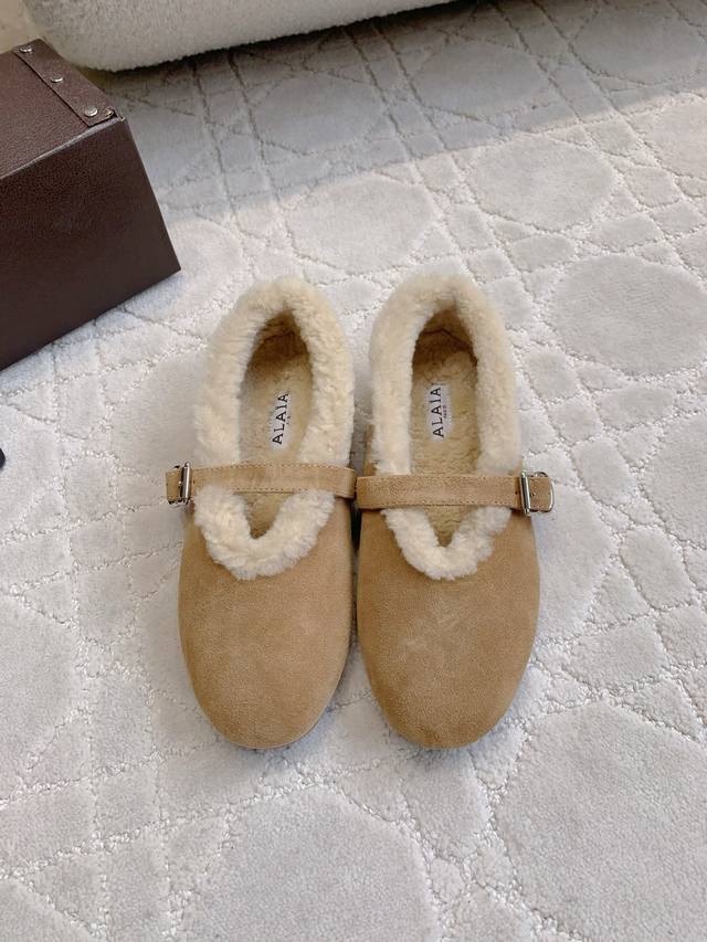 出厂价P Alai*秋冬新款毛毛平底鞋 乖巧可爱 实穿又保暖 鞋面羊反绒 内里垫脚进口一体羊毛 原版开模大底 尺码35-39 40定做