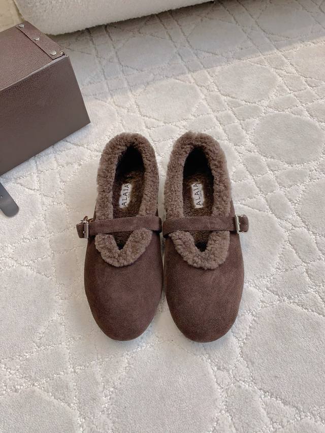 出厂价P Alai*秋冬新款毛毛平底鞋 乖巧可爱 实穿又保暖 鞋面羊反绒 内里垫脚进口一体羊毛 原版开模大底 尺码35-39 40定做