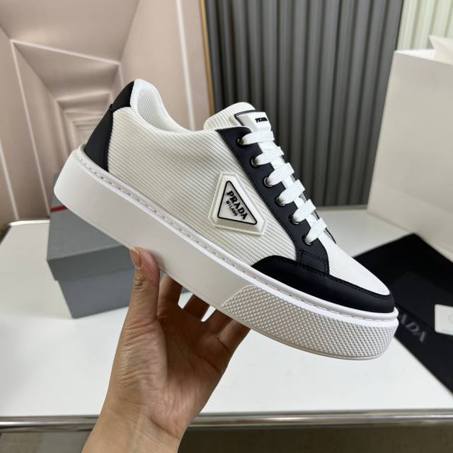 Prad*普拉达 专柜爆款男鞋， 官网1:1制作进口牛皮网面， 网布内里牛皮垫脚 原厂特供原版底， 码数：38-44 45订做不退换 出厂价Pp：