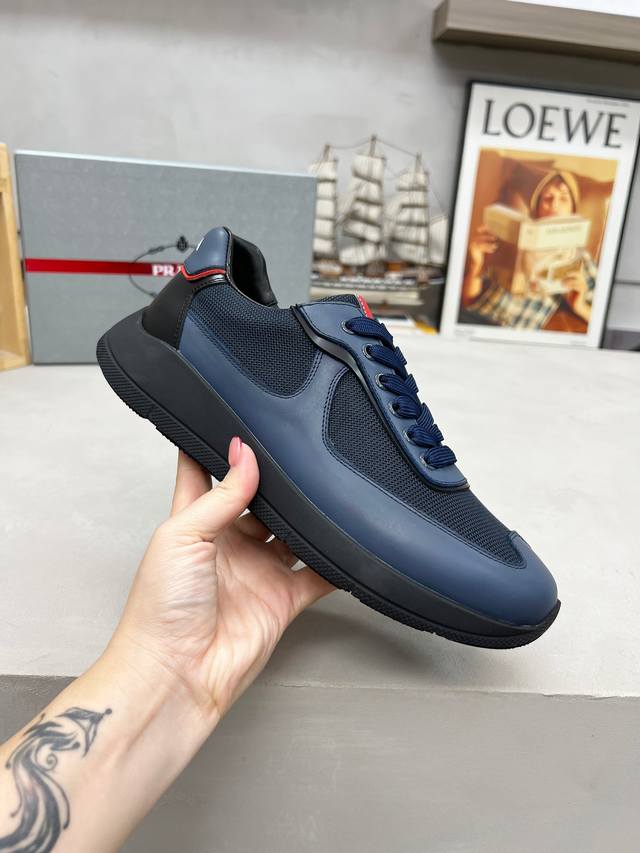 出厂价Pp： Prada普拉达 男鞋专柜爆款， 官网同步，高品质出货 面料：原版牛皮 内里：牛皮垫脚+牛皮内里， 大底：原厂橡胶底， 码数：38-45 45定做