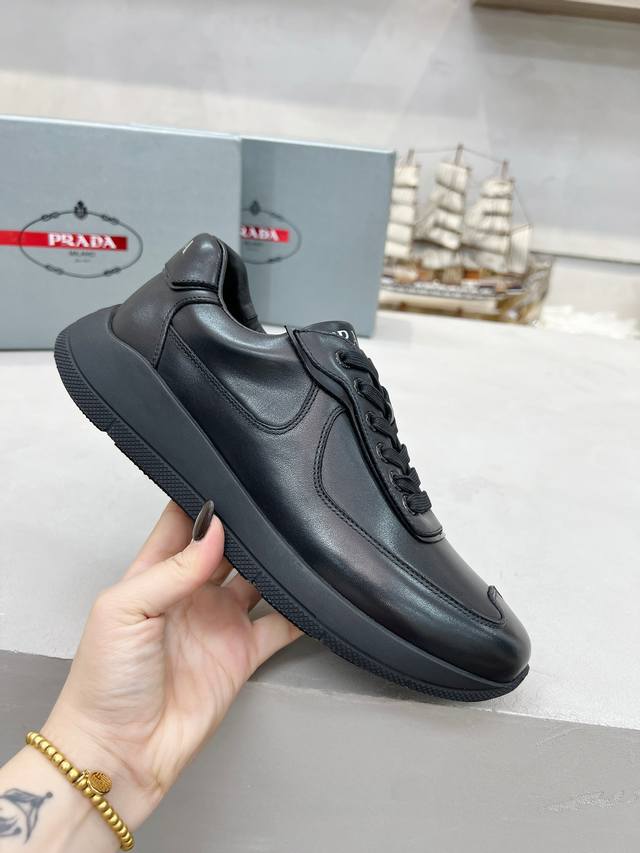 出厂价Pp： Prada普拉达 男鞋专柜爆款， 官网同步，高品质出货 面料：原版牛皮 内里：牛皮垫脚+牛皮内里， 大底：原厂橡胶底， 码数：38-45 45定做