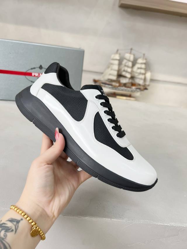 出厂价Pp： Prada普拉达 男鞋专柜爆款， 官网同步，高品质出货 面料：原版牛皮 内里：牛皮垫脚+牛皮内里， 大底：原厂橡胶底， 码数：38-45 45定做