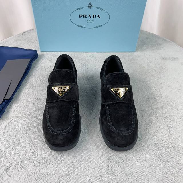 P家最新款 面：超软高丝光牛猄 里：超软水染牛皮 底：原版开模成型耐磨底 全套包装 Size:35-41