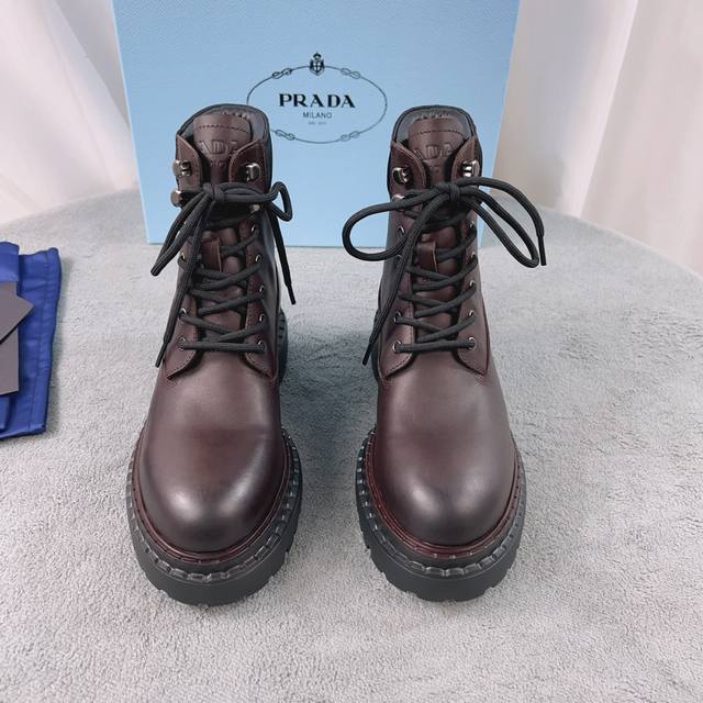 P家最新款 面：原版定制牛皮 里：进口混种羊皮 底：原版开模大底，厚约4.5 Cm Size：35-41