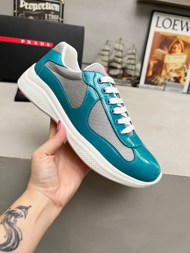 普拉达Prada顶级版运动鞋 鞋面进口飞织面料拼接漆皮， 羊皮内里+牛皮踮脚， 耐磨防滑轻便大底， 男女同款： 码数：35-47码， 46.47定做