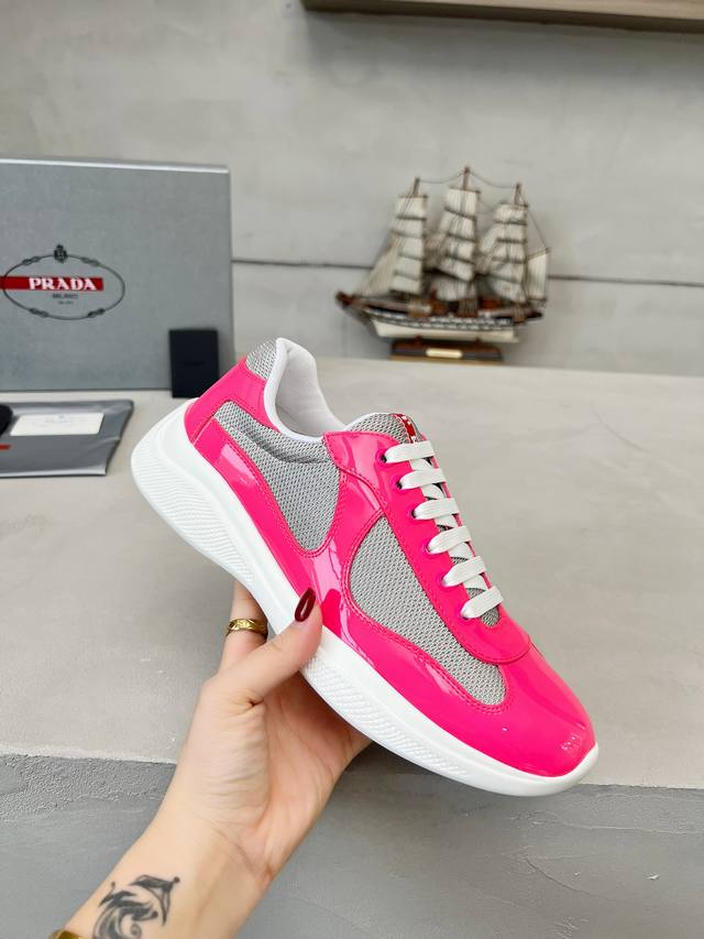 普拉达Prada顶级版运动鞋 鞋面进口飞织面料拼接漆皮， 羊皮内里+牛皮踮脚， 耐磨防滑轻便大底， 男女同款： 码数：35-47码， 45.46.47定做