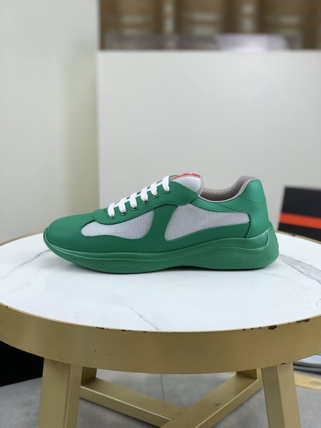 普拉达Prada顶级版运动鞋 鞋面：进口飞织面料拼接软橡胶， 羊皮内里+牛皮踮脚， 耐磨防滑轻便大底， 男女同款： 码数：35-47码： 45.46.47定做