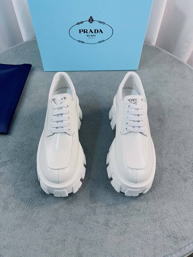 普家金典升级款 面：进口开边珠、牛漆皮 里：丝绸羊皮里、垫脚 底：原版 Tpu发泡大底 码数：35-41