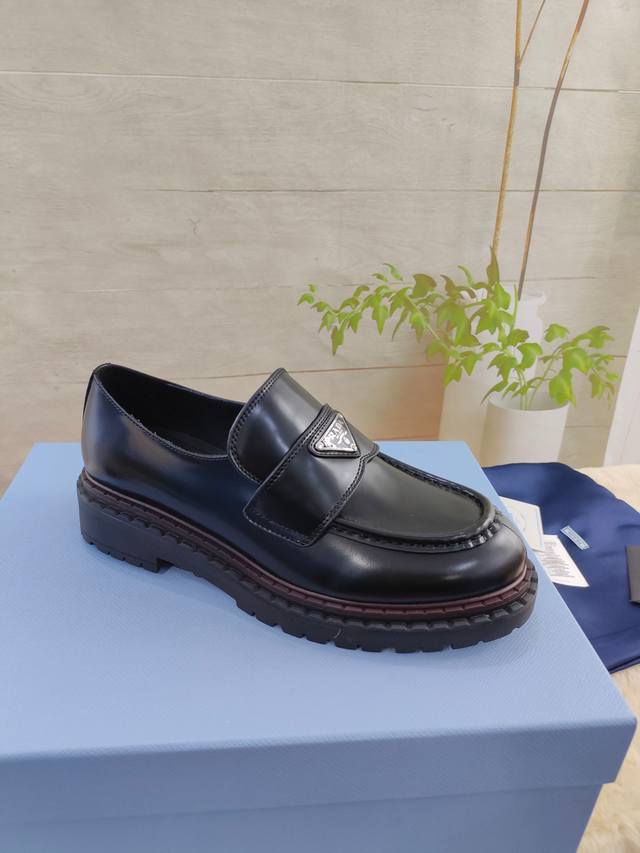 男款+10 Prada普拉达2025早春新款男鞋 普拉达顶级版本 面料：开边珠牛皮 内里牛皮 大底：Tpc组合，上脚超轻舒适 码数：女35-41# 男38-45