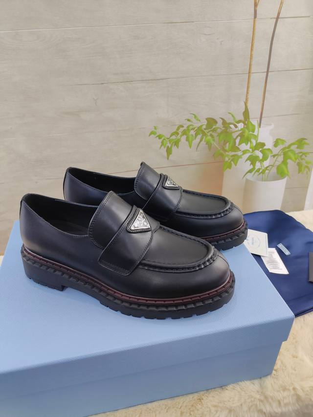 男款+10 Prada普拉达2025早春新款男鞋 普拉达顶级版本 面料：开边珠牛皮 内里牛皮 大底：Tpc组合，上脚超轻舒适 码数：女35-41# 男38-45