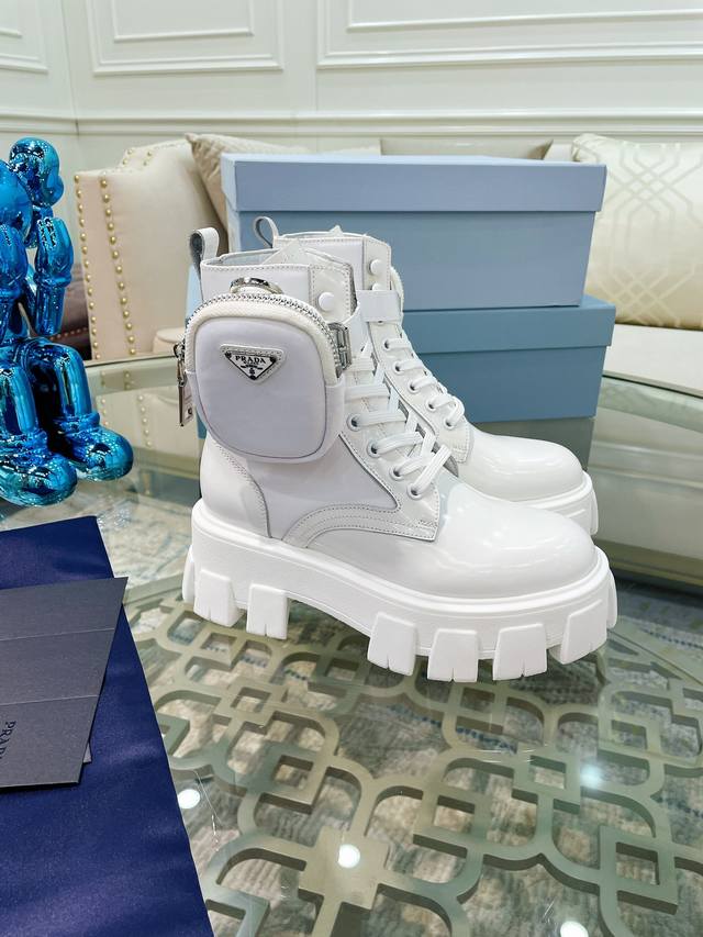 出厂价P 火爆普拉达 Prada 市面上最高版本原版1:1复制 鞋面：进口头层亚光开边朱+防水尼龙布面，高光头层牛漆皮+丝绸头层羊皮里+鞋面全部油边工艺 可以对