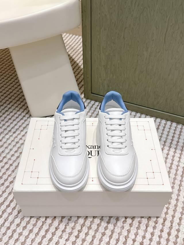 情侣款 男10 松糕厚底鞋 全新系列上新 全新时髦精必备，颜色不断更新 ★大货即Zp精致细节放大看原版开模 顶级版本代购级别打造★ 材质：原厂进口小牛皮鞋面粒面