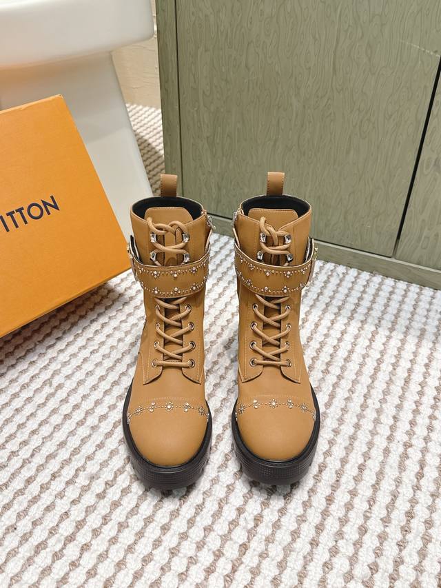 代购级 Louis Vuitton 25Ss 秋冬新款Time Out + Sneakerina結合版厚底靴 軍靴超級好看！如果不能接受Sneakerina 薄