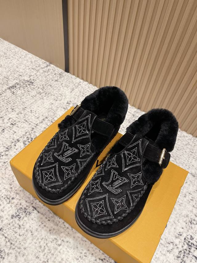 顶级版本： Lv路易威登 L家驴牌 Colorado系列 毛绒 玛丽珍 毛毛鞋 原版购入开发 做货 Colorado 毛绒玛丽珍鞋以绒面牛皮革呈现丝绒质感，搭配