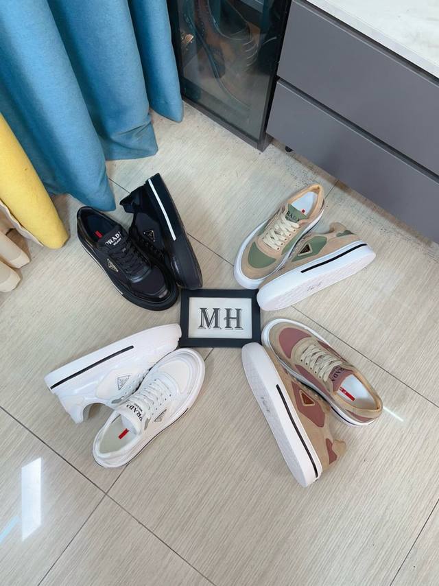 出厂价p 高品质新款prada 普拉达 专柜同步上市， 新款男鞋、面料精选进口面网配滴胶工艺。进口牛皮内里。高端开模防滑橡胶大底，精美线条、简约大气，上脚舒服上