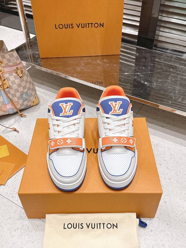 实价： Lv 路易威登L家 驴牌 Trainer系列 魔术贴 四叶草 休闲 运动鞋 滑板鞋 原版购入开发 做货 原版购入开发 做货 本款 Lv Trainer