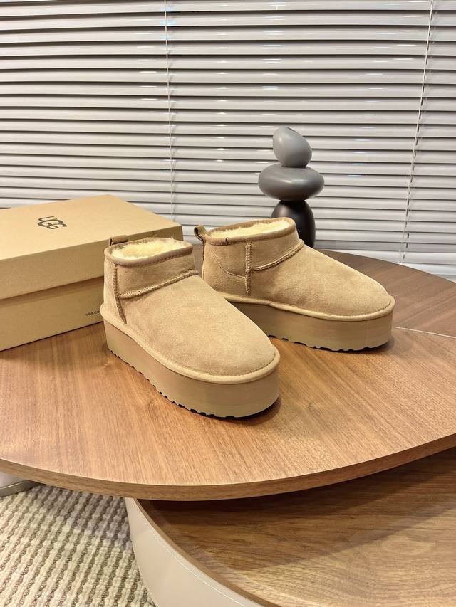 Ugg 女款Size：35-40 ～～Ugg-5092厚底款迷你低帮雪地靴 寒冬刷星“暖潮风” 周冬雨同款Ugg改头换面刮起雪地里的时尚感。全羊皮毛一体，保暖好