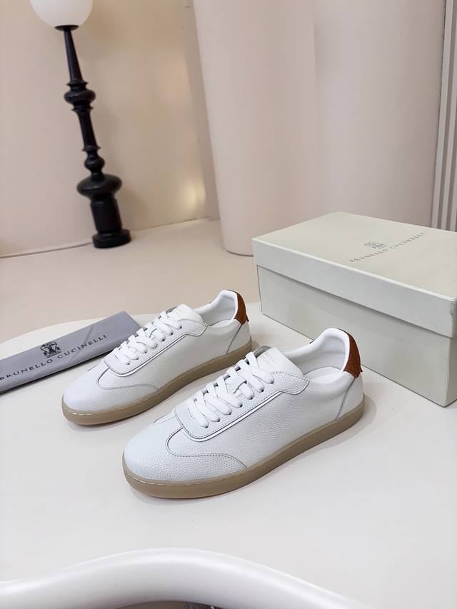 Bc 男款 Size：39-44 38.45.46.47定做 2025Brunello Cucinelli Bc绒面革胶底鞋这款运动鞋｜选用高品质的珍贵绒面革制