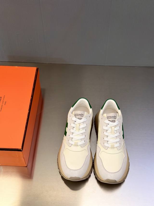 H 爱马仕 男鞋运动鞋,进口透气网面、氯丁橡胶 各种材质拼接打造，鞋面采用鞋带和橡胶嵌件设计，后跟Moncler标志，大底采用Tpu+橡胶+高弹橡胶发泡组合成型