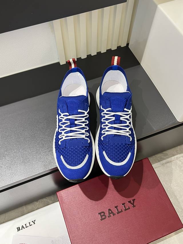 Ball* 巴利男士春夏休闲运动懒人穿脱一脚蹬，专柜在售新款，采用进口飞织透气鞋面，面料柔软细腻舒适透气，鞋面饰以B家经典字母Logo设计，手工缝线工艺，包边细