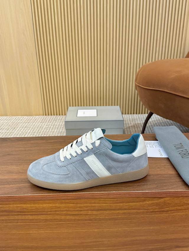 实价 汤姆福特 Tom Ford 美国时尚轻奢2025爆款款 Size：39-45 Tom Ford来自欧美品牌，贸易原单，国内罕见，不易撞款 春夏穿到秋冬，跨