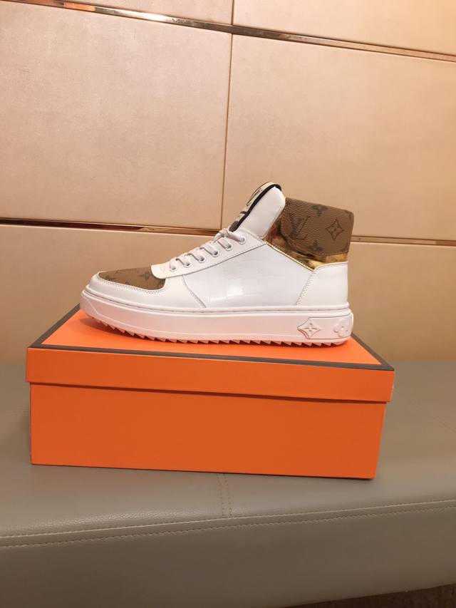 出厂价p Louis Vuitton路易威登～时尚经典高帮款 ，采用进口牛皮+搭专用印花材料，真皮内里。爆款 打造 特显出高端 时尚潮男必备 适合户外司机驾车出