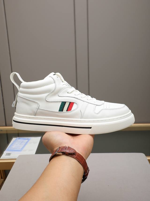 古奇 头层牛皮 绵纱内里，防滑耐磨橡胶大，亲们你还为穿着搭配鞋发愁那这款鞋你就是你不二的选择！38-44 45定做 两色选