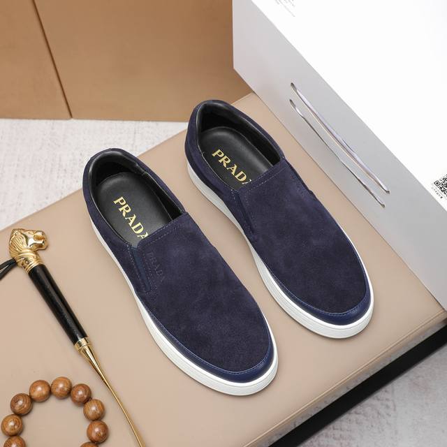 出厂价p 普拉～ 顶级代购男士Hk专柜同步发售。鞋底：原厂特供原版底，独家活动成型底超级舒适，原厂跟单货，高品质设计做工复杂精致细腻，独一无二制作，进口原版皮，