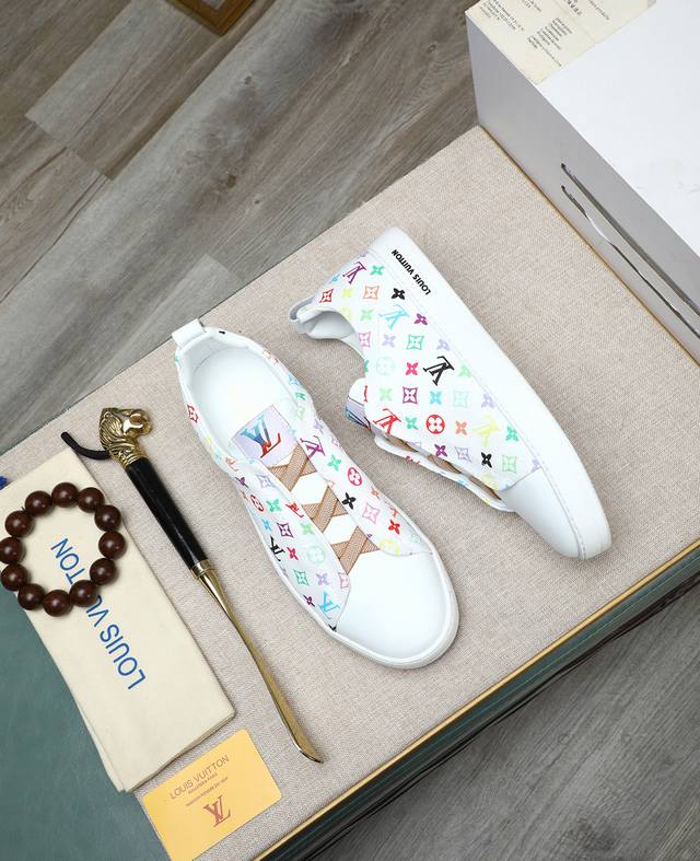 出厂价p Louis Vuitton 路易威登官网同步新品米兰时装走秀款Lv家标志，大咖风范，时尚潮人必备头层小牛皮真皮内里官网原版特供大底码数38-44