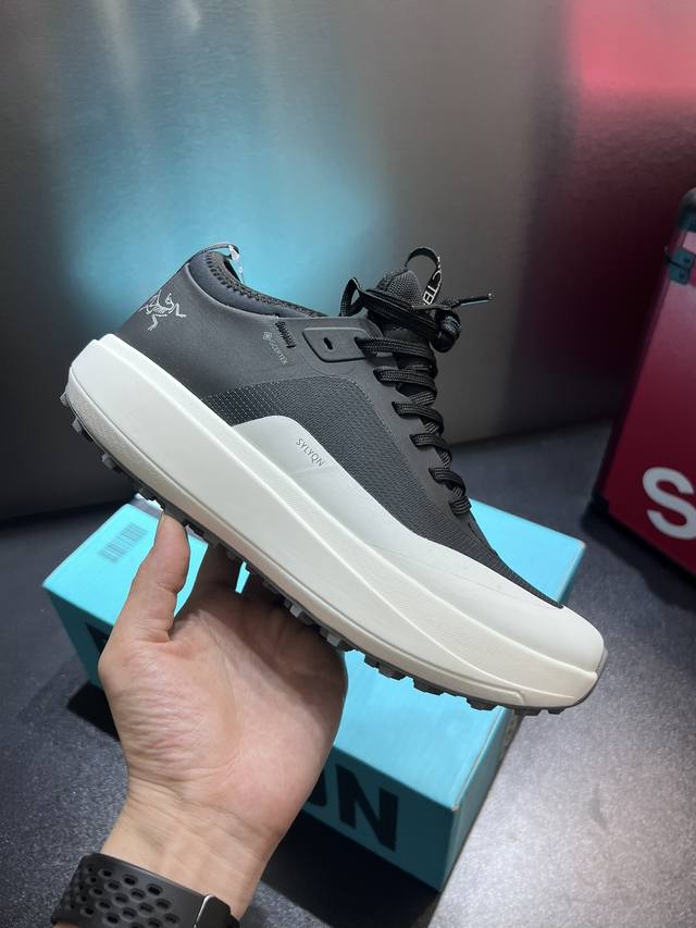 实价 纯原版本 始祖鸟Bora2 Mid 18718-1覆盖防水男子越野 官方同步上架适合技术路线单日徒步穿着 Aeriosflgtx鞋受到长途野外跑步鞋的启发