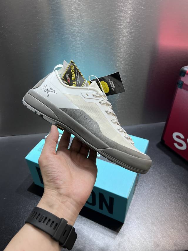 实价 始祖鸟Knoseal Lt W官方同步上架 适合技术路线单日徒步穿着 Aeriosflgtx鞋受到长途野外跑步鞋的启发 适合在变化的地形上进行快速轻快的徒