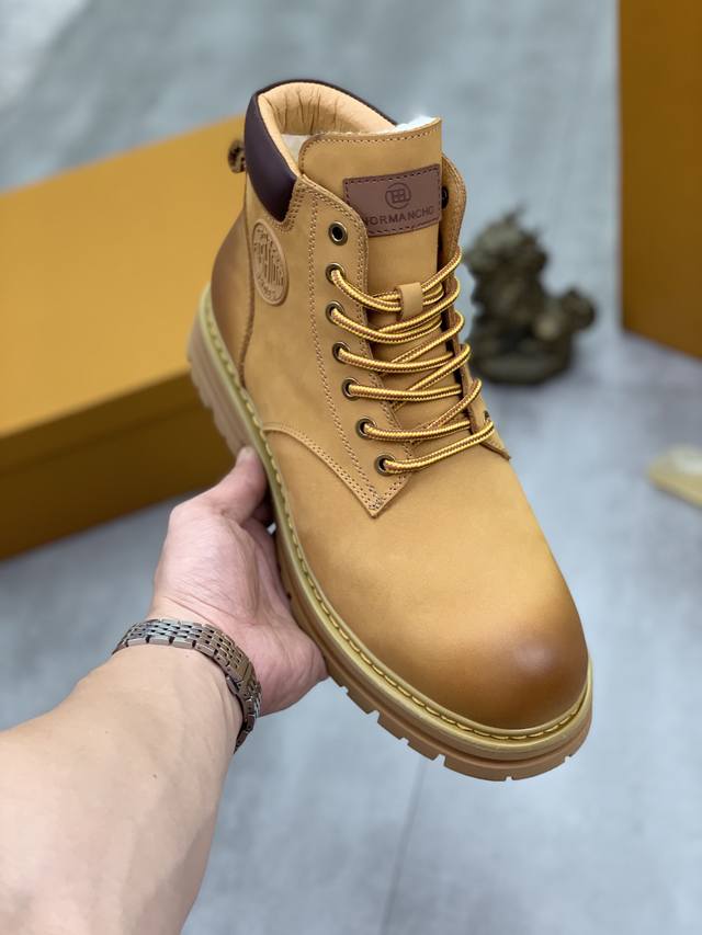 工厂p价p 实价 真羊毛 高品质 Ugg 爆款男鞋官方网同步正品品质 不是一般市场仿货可比拟的鞋面为进口意大利磨砂牛皮，内里：垫脚级真羊毛只有A级才能显效果 手