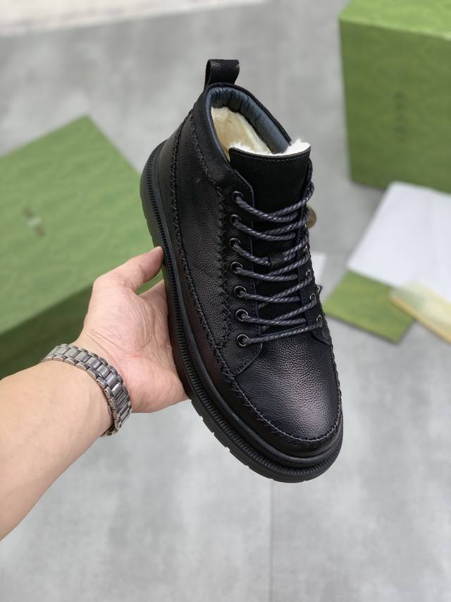 工厂p价p 实价 真羊毛 Gucci 爆款男鞋官方网同步正品品质 不是一般市场仿货可比拟的鞋面为进口意大利磨砂牛皮，内里：垫脚级真羊毛只有A级才能显效果 手感柔