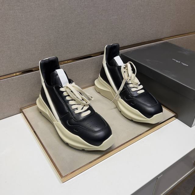 出厂价pp Ro～ 男士休闲鞋 Z柜同步发售 码数:38-45# 1个颜色鞋面选用牛皮拼接牛皮内里，舒适透气，鞋底：原版舒适耐磨大底，实物拍摄实物更赞