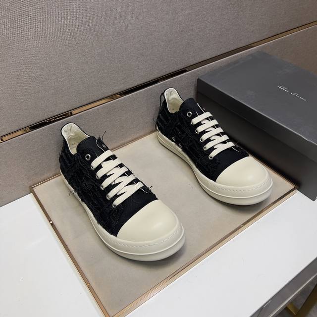 出厂价pp 欧文斯Ro～ 情侣装休闲鞋 Z柜同步发售 码数:35-47# 2个颜色鞋面选用牛皮拼接帆布网布内里，舒适透气，鞋底：原版舒适耐磨大底，实物拍摄实物更