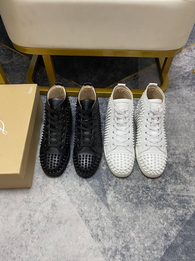 出厂价p 。Christian Louboutin Cl红底鞋 专柜烫钻钉子系列，情侣休闲板鞋 独家热款发布活动乳胶垫脚成品大底车线 女35-40#男38#-4