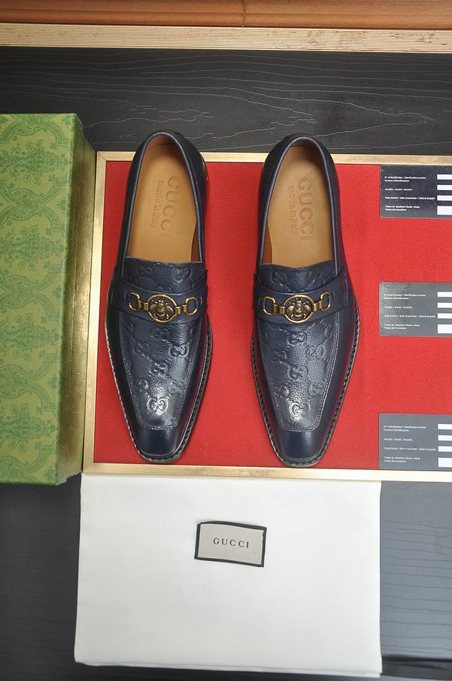 出厂价p 意大利頂級奢侈男鞋巨頭 Gucci 古奇 新款報到原汁原味的歐式風格 賞心悅目為了讓鞋子更加耐用不變形製作繼續沿用傳統做法 但仍然不乏創新皮質上選擇原