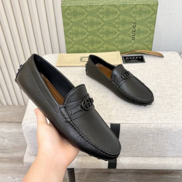 G家 男士豆豆鞋 2025官网同步 高端品质 市场顶级版本 进口头层荔枝纹黑色牛里垫脚水染棕牛里。 尺码38-45