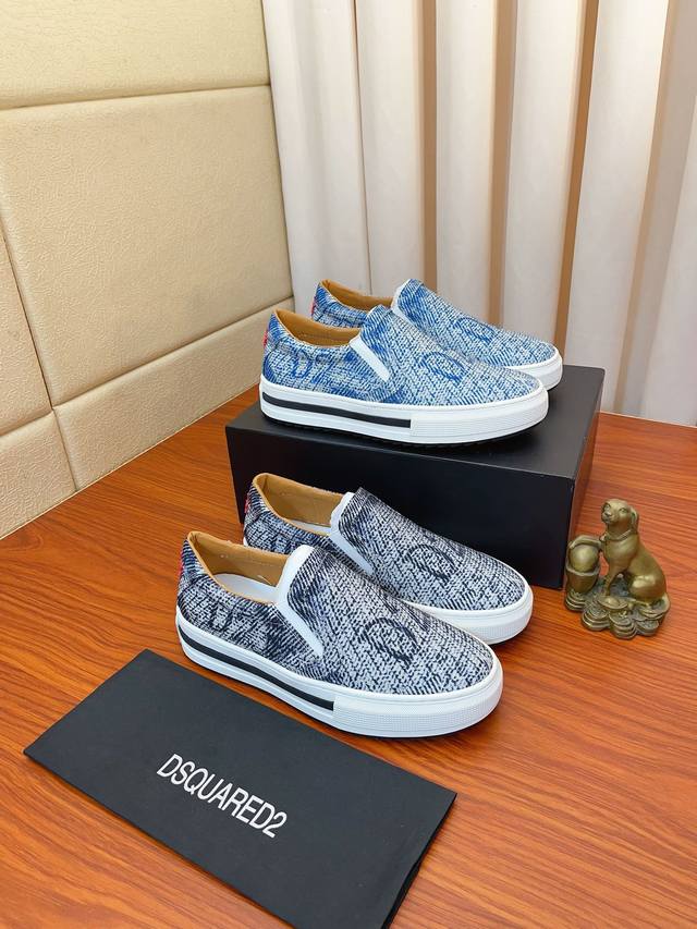 价： Dsquared2 国际品牌第二次方 百年纯熟意式韵再创经典版型设计简单时尚素雅大气选料考究 原厂工艺技术制作 鞋面采用特殊材料拼接原版大底上脚非常舒适3