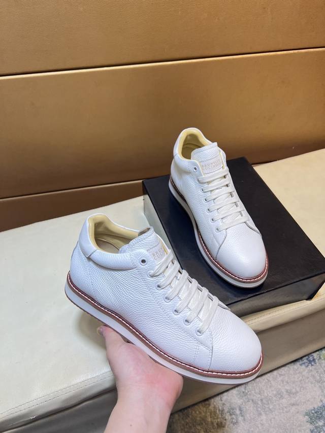 Lp经典乐福鞋，意大利宝藏品牌，唯一能和爱马仕匹配的品牌！穿了才知道不能辜负我们的双脚，鞋面进口头层牛皮搭配透气面料，水染牛皮垫脚 官方原版玻璃胶大底，码数：3