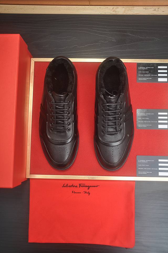 出厂价p 菲拉格幕 羊毛内里 休闲男鞋香港专柜采购原版拆解，历经1个多月用心研制，务求从用料到细节做到一比一完美复刻，鞋面进口小牛皮，，东莞大厂纯手工打造，值得