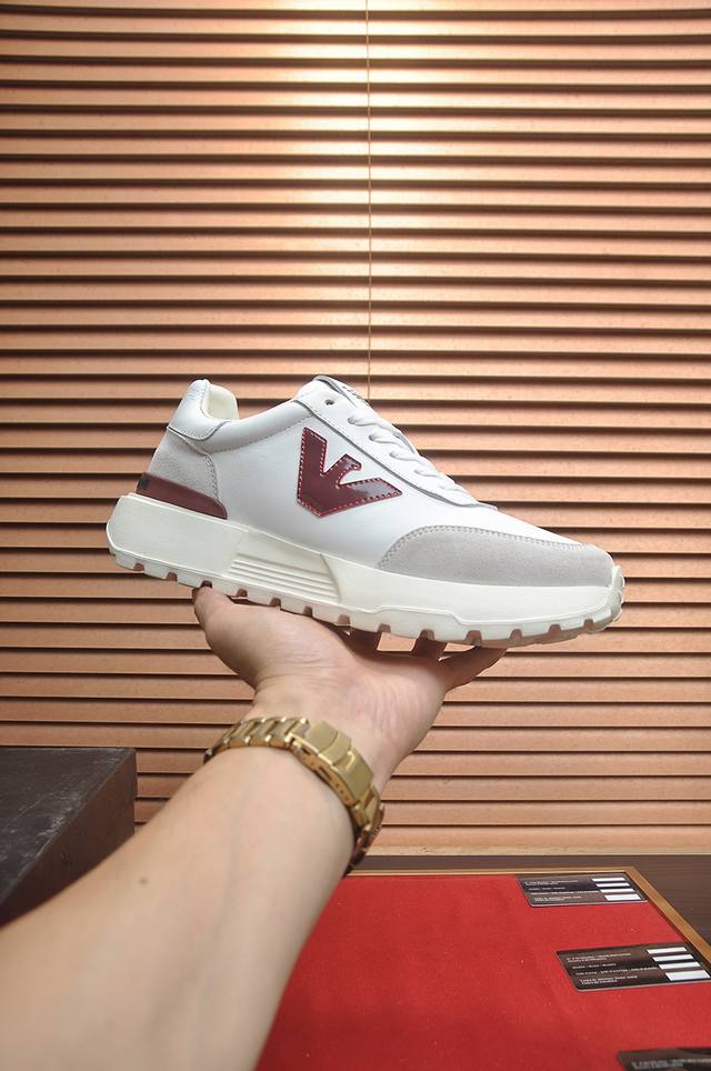 出厂价p Armani 牛皮内里 阿玛尼最新新款休闲鞋 火爆热卖官网同款 原单爆款 .原工厂p牛皮材料1：1原板 牛皮内里，原厂发泡大底。身配件一比一开模 专柜