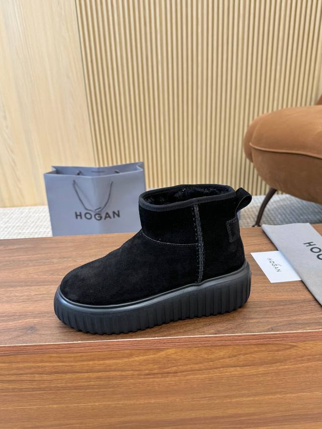 工厂p价 霍根Hogan新款，[女士时尚圆头真皮羊毛短靴，运动休闲，厚底让你穿上瞬间长高55Mm。绒面小牛皮手工拉线，新时代简约的美感 ，后置提鞋环，后置Log